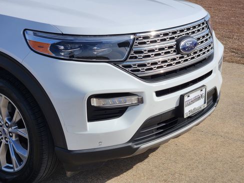 Used 2023 Ford Explorer Limited image 12