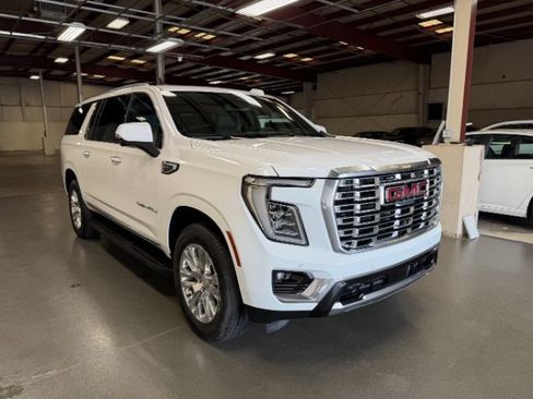 Used 2025 GMC Yukon XL Denali AWD/4WD image 6