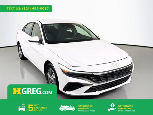 Used 2025 Hyundai Elantra SE FWD image 1