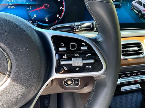 Used 2020 Mercedes-Benz GLE 350 4MATIC w/ Premium Package image 25