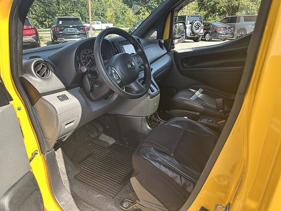 Used 2016 Nissan NV200 FWD image 12