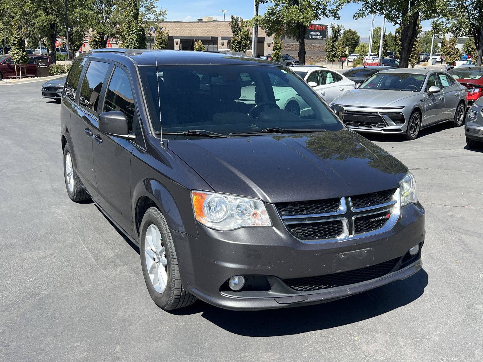 Used 2019 Dodge Grand Caravan SXT FWD image 12