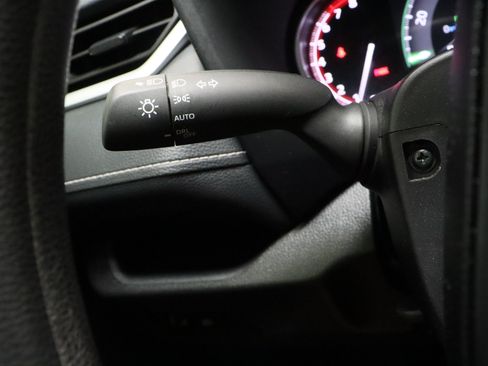 Certified 2025 Toyota RAV4 XLE FWD image 25