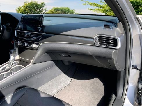 Used 2018 Honda Accord Sport image 25