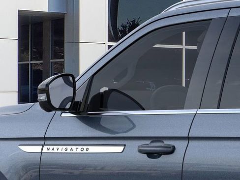 New 2025 Lincoln Navigator Reserve image 39
