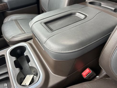 Used 2022 GMC Sierra 3500 Denali w/ Denali Ultimate Package image 33