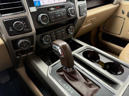 Used 2019 Ford F150 Lariat image 33