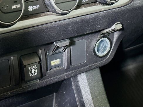 Used 2022 Toyota Tacoma SR5 w/ Technology Package image 23