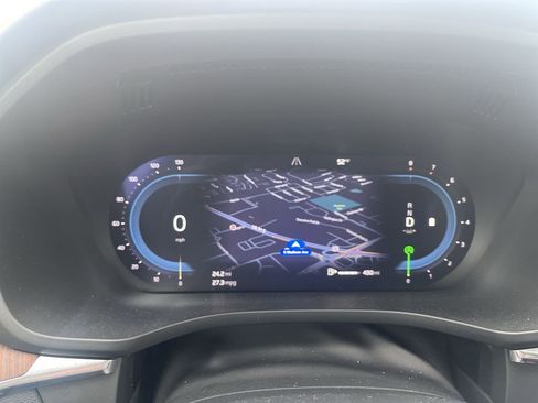 Used 2024 Volvo XC60 B5 Plus image 19