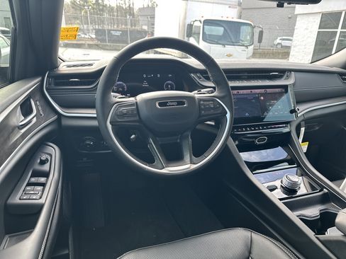 New 2026 Jeep Grand Cherokee Limited Reserve image 17