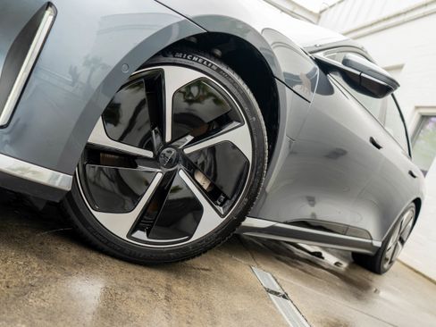 Used 2024 Lucid Air Touring AWD/4WD image 4