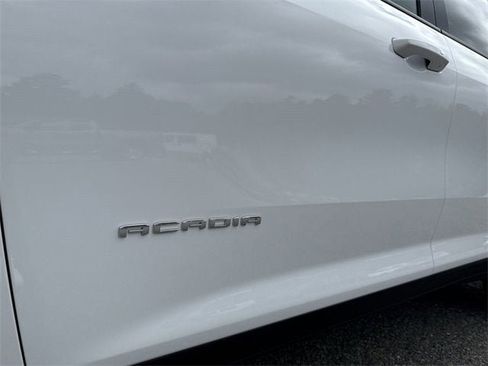 New 2025 GMC Acadia Elevation image 32