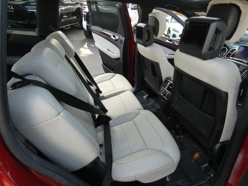 Used 2019 Mercedes-Benz GLS 550 4MATIC image 40