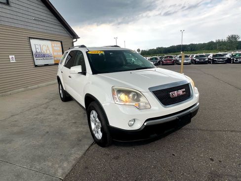 Used 2011 GMC Acadia SLE image 3