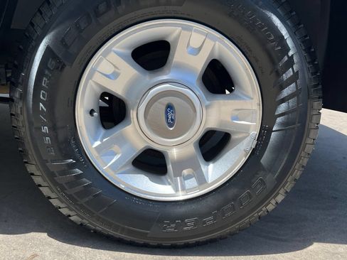 Used 2001 Ford Explorer Sport Trac 2WD image 26