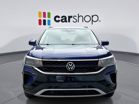 Used 2023 Volkswagen Taos SE w/ Panoramic Sunroof Package AWD/4WD image 8