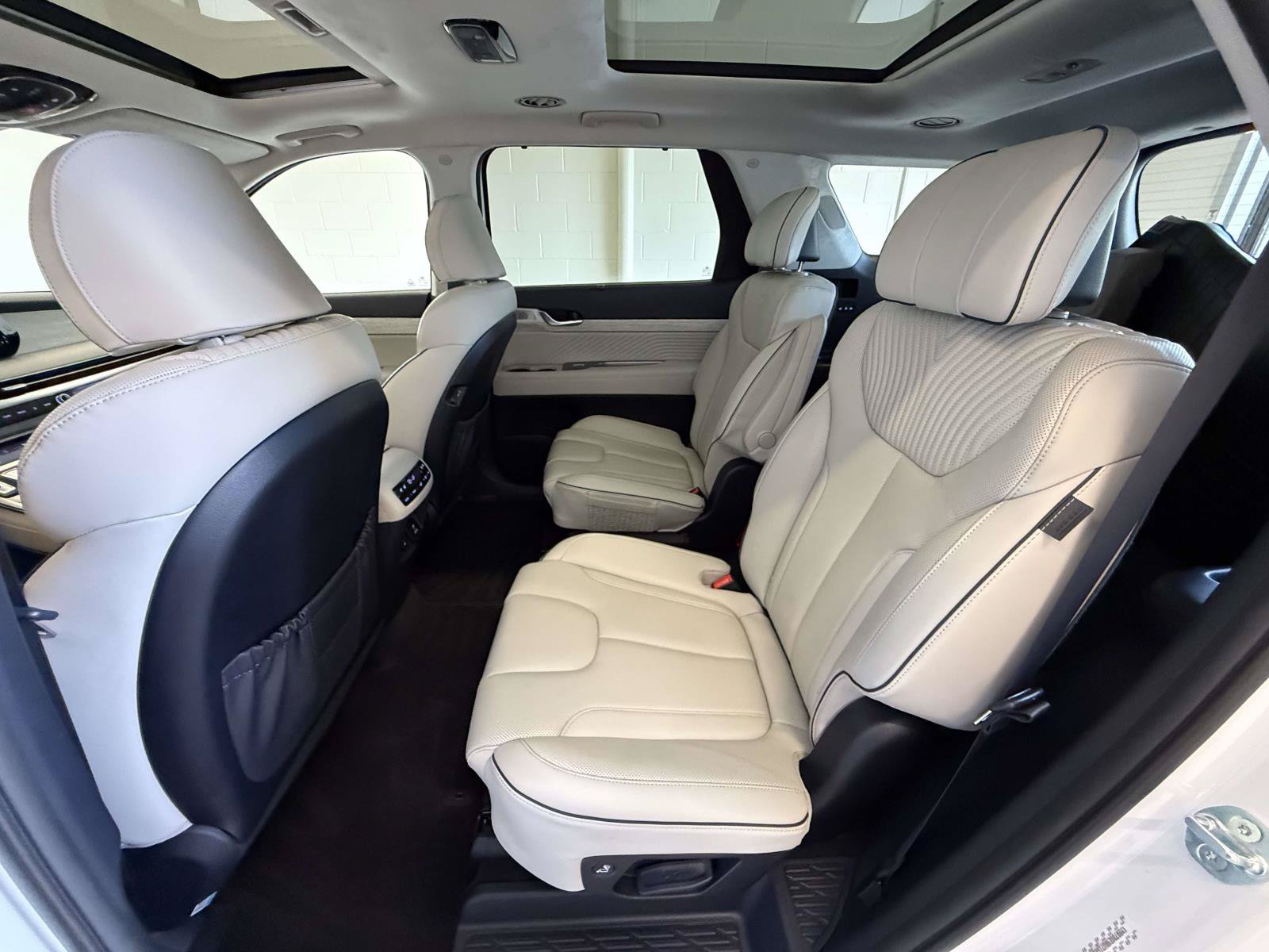 Used 2024 Hyundai Palisade Calligraphy AWD/4WD image 19