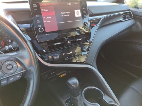 Used 2022 Toyota Camry XSE image 18