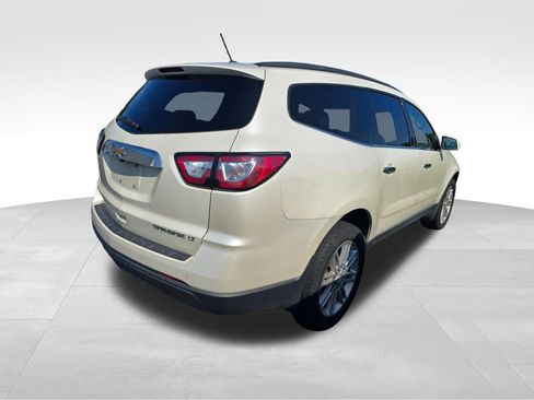 Used 2015 Chevrolet Traverse LT w/ Style and Technology Package FWD image 11