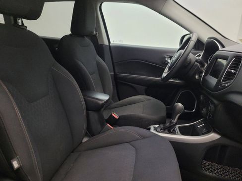 Used 2018 Jeep Compass Sport w/ Tech Group FWD image 21