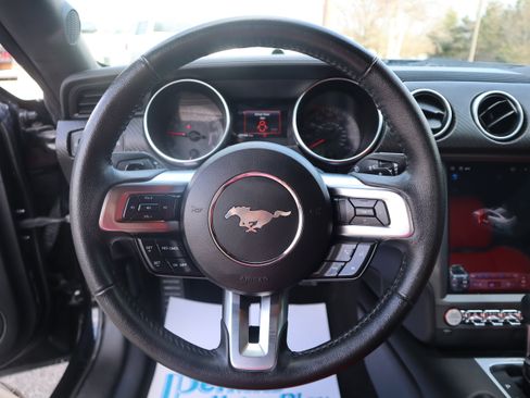 Used 2019 Ford Mustang Coupe image 11