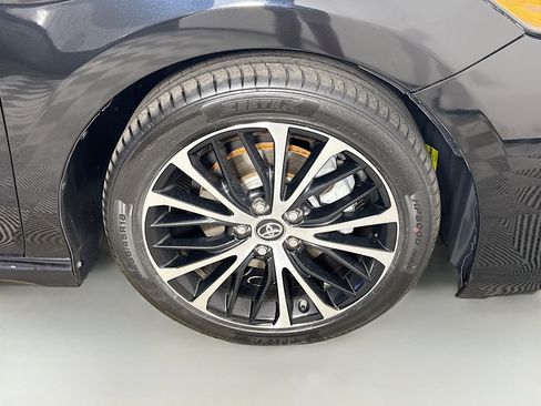 Used 2019 Toyota Camry SE image 31