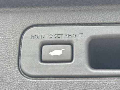 Certified 2025 Honda Pilot EX-L image 18