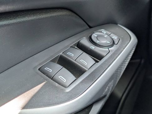 Used 2025 Chevrolet Trax LS w/ LS Convenience Package FWD image 21