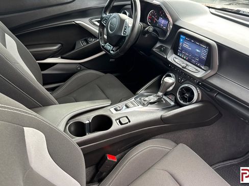 Used 2023 Chevrolet Camaro LT w/ Technology Package image 18