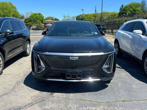 Certified 2024 Cadillac Lyriq Tech w/ Driver Assist Package AWD/4WD image 2