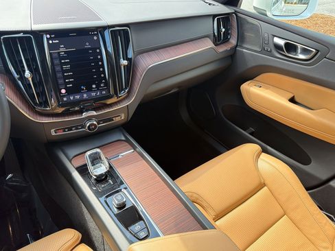 Used 2023 Volvo XC60 B5 Ultimate w/ Climate Package image 26