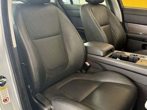 Used 2012 Jaguar XF RWD image 16