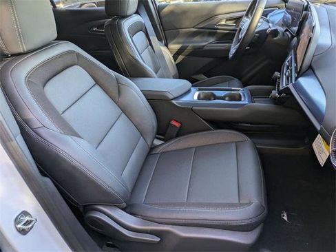 New 2026 Chevrolet Equinox EV LT image 26