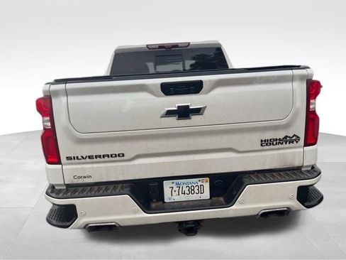 Used 2022 Chevrolet Silverado 1500 High Country w/ Technology Package AWD/4WD image 11