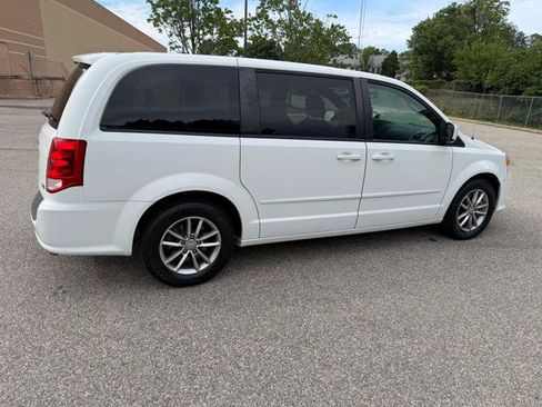 Used 2016 Dodge Grand Caravan SE FWD image 32