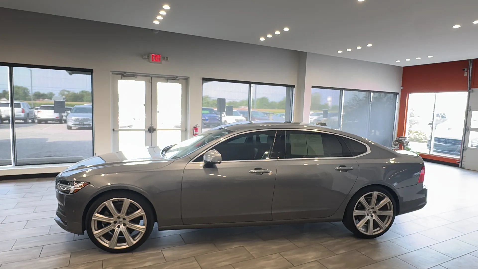 Used 2018 Volvo S90 T6 Momentum AWD/4WD image 11