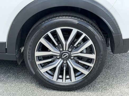 Certified 2022 Nissan Kicks SR FWD image 28