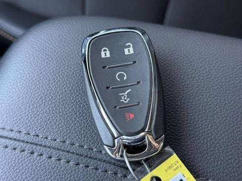 Used 2022 Chevrolet Equinox Premier AWD/4WD image 32