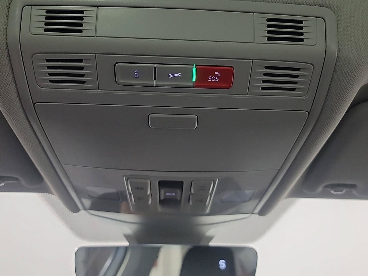 Used 2022 Volkswagen Jetta SEL FWD image 32
