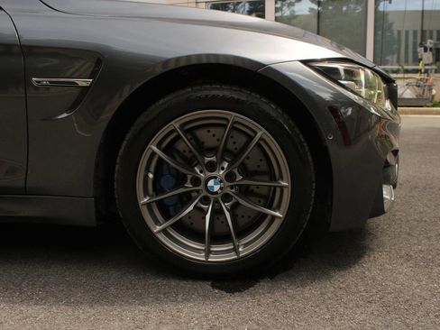Used 2018 BMW M4 Convertible RWD image 4