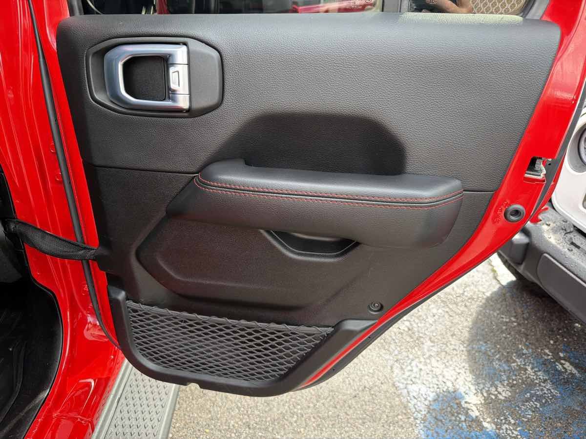 Used 2021 Jeep Gladiator Rubicon AWD/4WD image 13