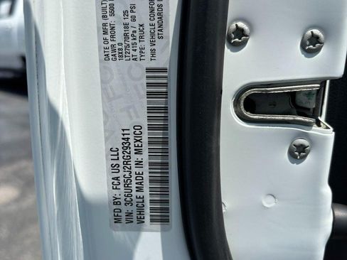Used 2024 RAM 2500 Tradesman w/ Chrome Appearance Group AWD/4WD image 17