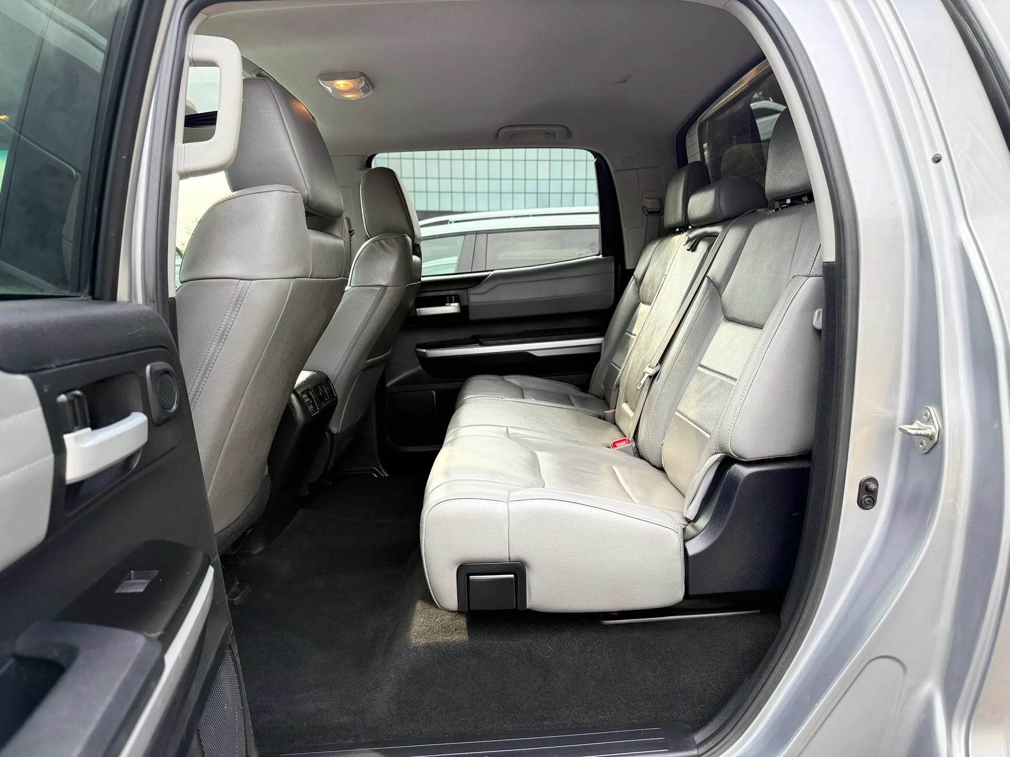 Used 2017 Toyota Tundra Limited w/ Limited Premium Package AWD/4WD image 27