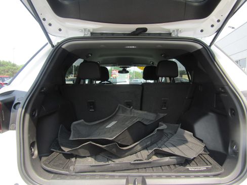 Used 2023 Chevrolet Equinox LT w/ LPO, Floor Liner Package AWD/4WD image 30
