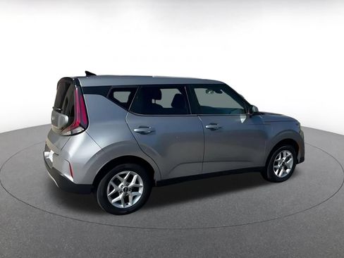 Used 2025 Kia Soul LX w/ LX Technology Package FWD image 15
