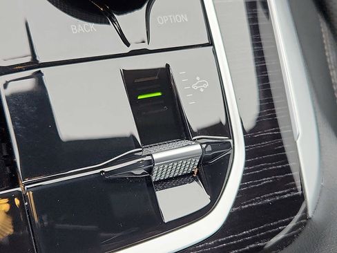 Used 2026 BMW X7 xDrive40i w/ M Sport Package image 24