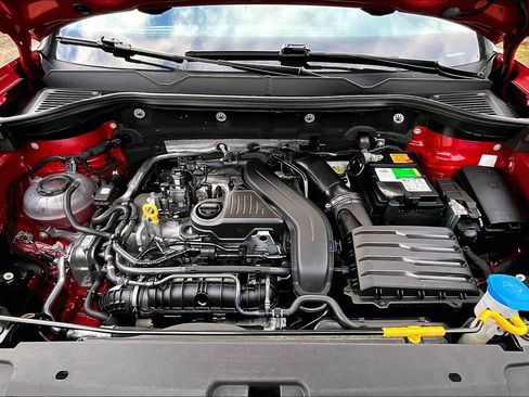 Used 2022 Volkswagen Taos SE w/ Panoramic Sunroof Package image 31