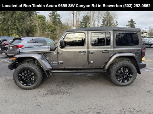 Used 2022 Jeep Wrangler Unlimited Sahara image 5