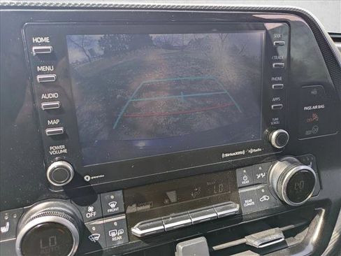 Used 2021 Toyota Highlander XSE AWD/4WD image 14