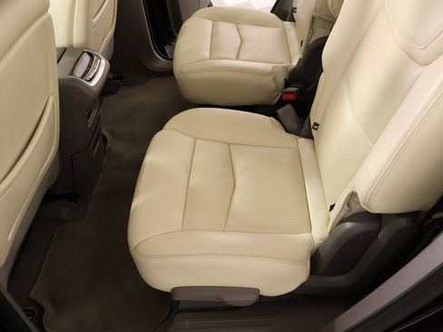 Used 2020 Cadillac XT6 Premium Luxury image 12